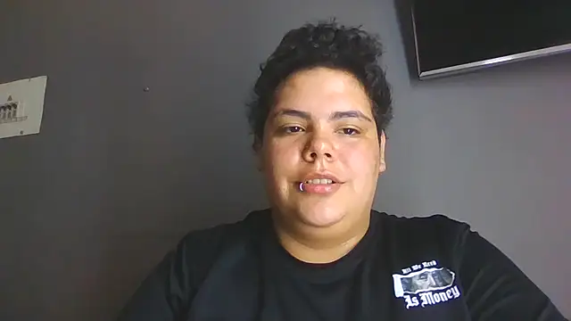 Hailey_Curvy live cam on StripChat