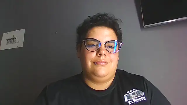 Hailey_Curvy