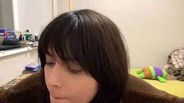 SaintMari live cam on StripChat