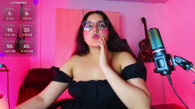 ambar__devon live cam on StripChat