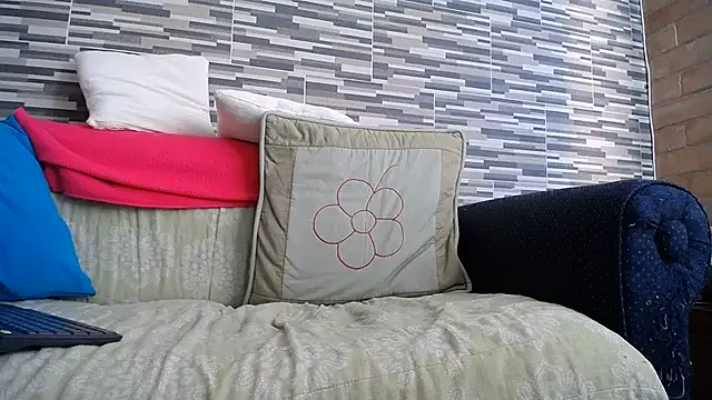 VioletaGomez_Co live cam on StripChat