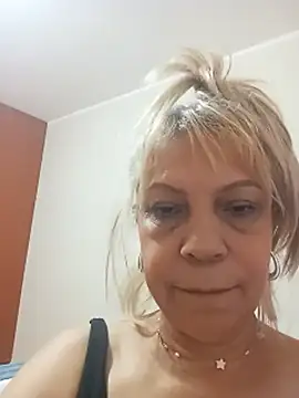 Jazminlover04 live cam on StripChat
