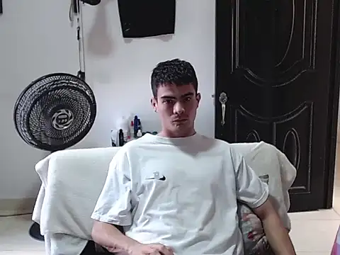 Zac_Efront live cam on StripChat