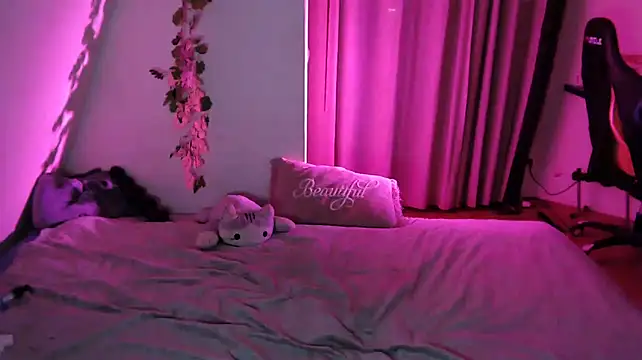 KynekoBtbf Live Webcam on Stripchat