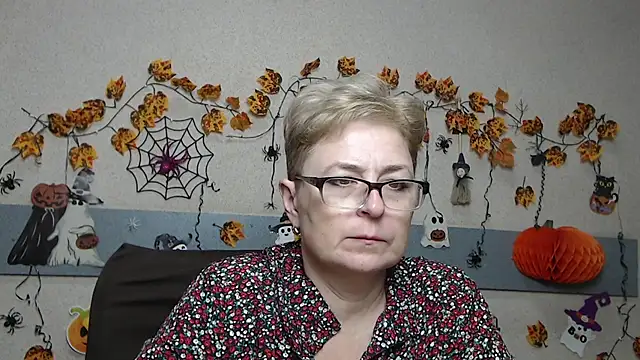 EmiliaGree live cam on StripChat