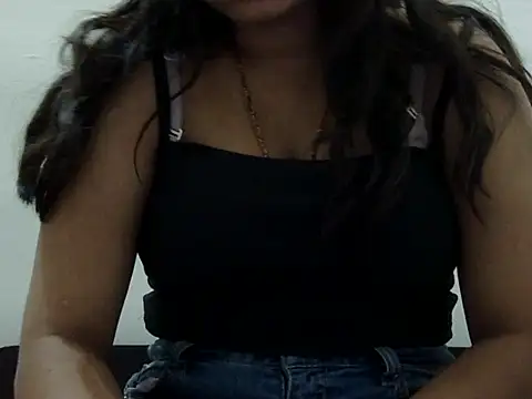hOTY_karina live cam on StripChat