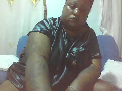 fat_ebonyqueen live cam on StripChat