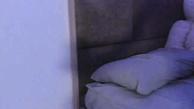 EmilyGlowing live cam on StripChat