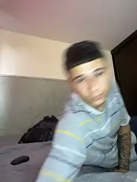 aronmax_ live cam on StripChat