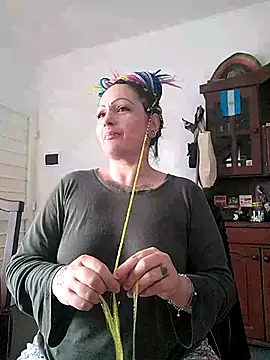-_Dulce_- live cam on StripChat