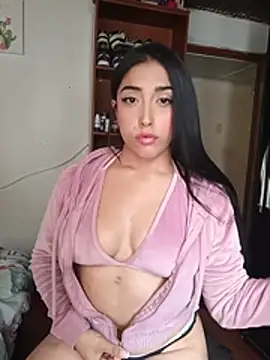 Lanaaa_222 live cam on StripChat