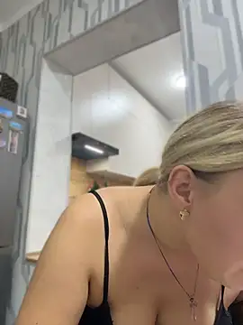 Kleo_Key live cam on StripChat