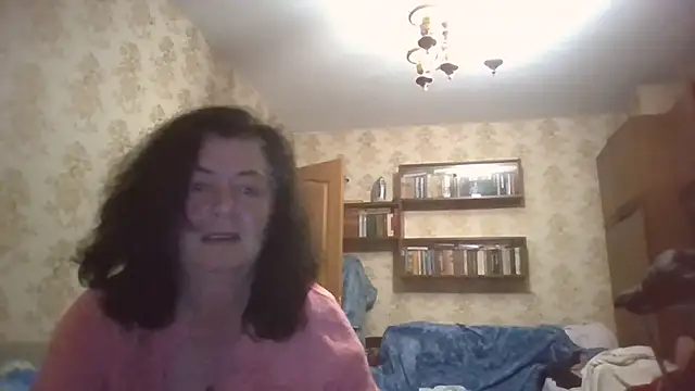 GypsiQueen2 live cam on StripChat