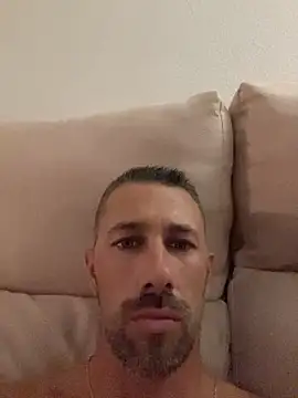 Bigcarlosc live cam on StripChat