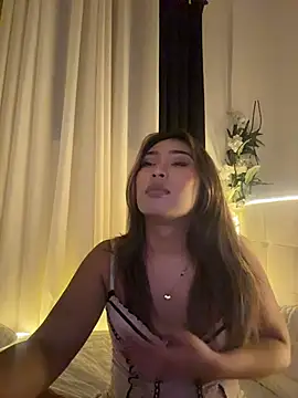 hugecock_tamira live cam on StripChat