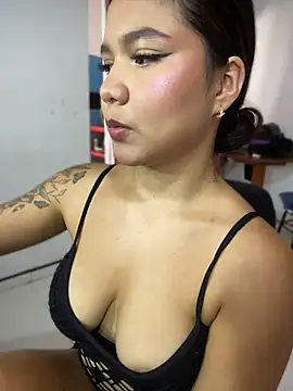 kiaradolls live cam on StripChat
