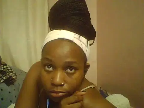 bunny_kiki live cam on StripChat