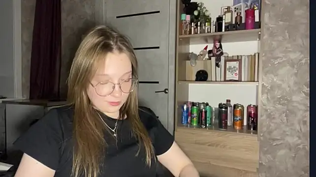 TomokoHylinski live cam on StripChat