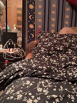 Csinibomba live cam on StripChat