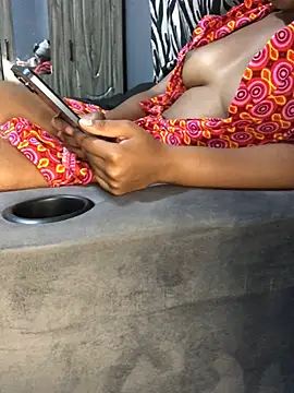 NaughtyShawdy1 live cam preview