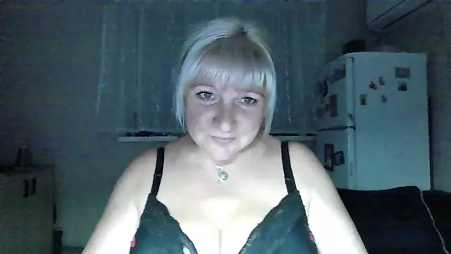 MeilomaWesa live cam on StripChat