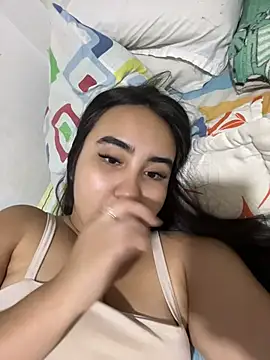 julieta_rosee live cam on StripChat