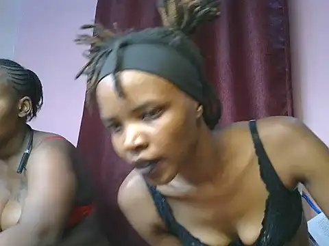 Naughtysuzzi_ webcam