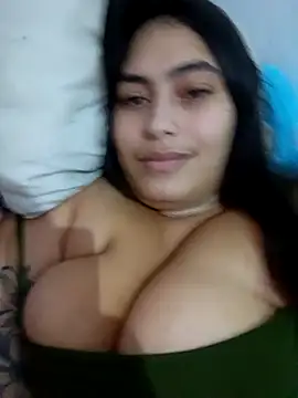 xandra252 live cam on StripChat