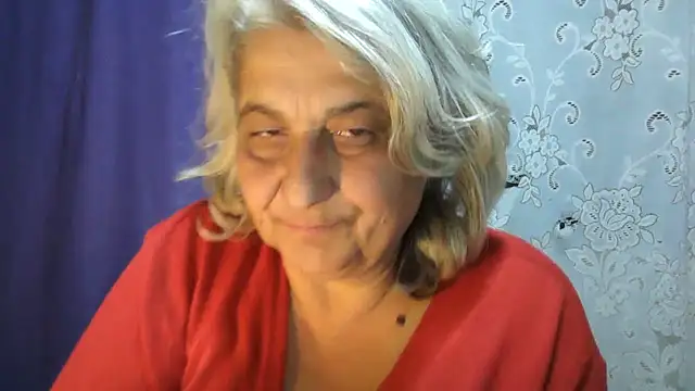 ExquisiteMature live cam on StripChat