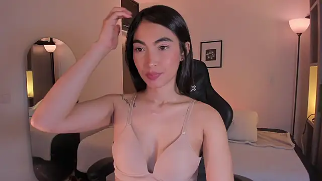 MeganHanson live cam on StripChat
