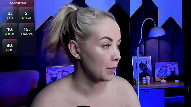 StephanieSweety live cam on StripChat