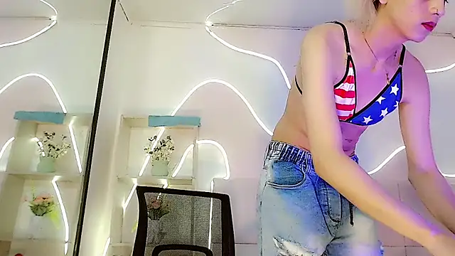 Daniela_Pink_