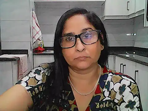 Indiankushy live cam on StripChat