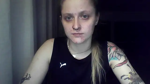 LeaWetGirl live cam on StripChat