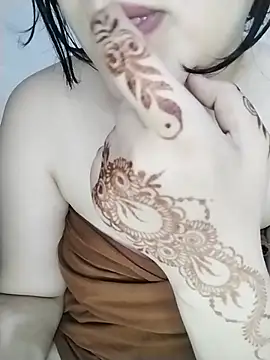 Just_noura live cam on StripChat