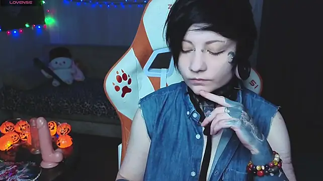 acid_trip1l live cam on StripChat