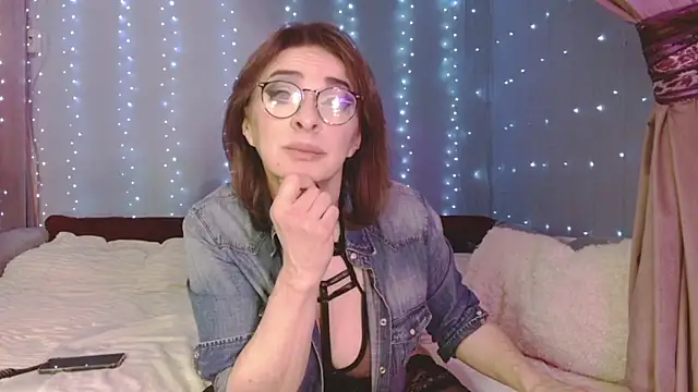 julia_renard live cam on StripChat