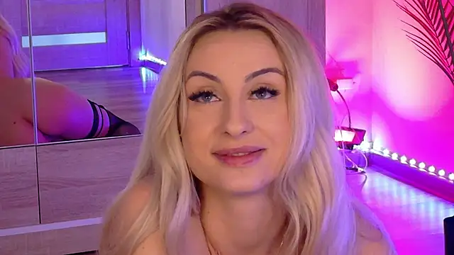 BeaaTease live cam on StripChat