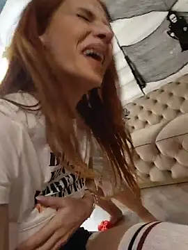 MinnieDrew live cam on StripChat