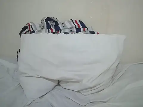 queen_annie7 live cam on StripChat
