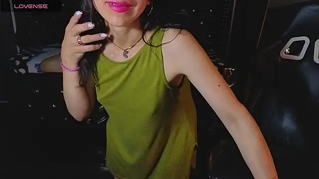 Sandra98_b live cam on StripChat