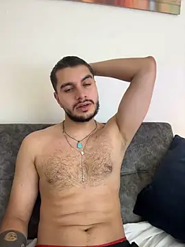 AmadeoWild live cam on StripChat