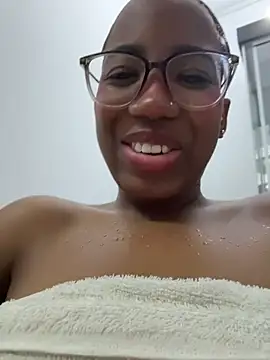 SweettCandyy__ live cam on StripChat