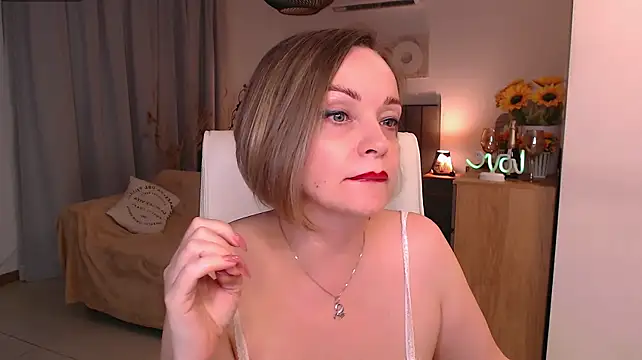 Tilly_Eliot live cam on StripChat