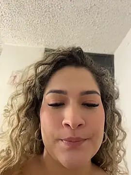 Sara_smiiith211 live cam on StripChat
