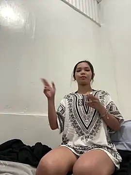 Pinay_petite