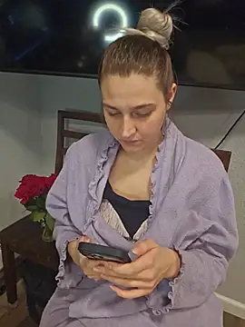 scarletsweb (G young) - usetipmenuSQUIRT highest tipper = :gift: