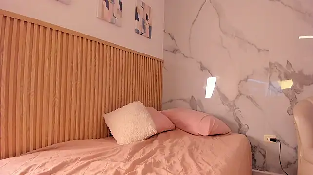 KiaraDoll_