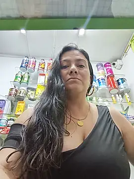 roxana_sexy_2026 (G milf) - Chupar verga a un cliente