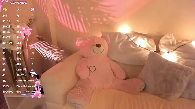 red__sunnny (F teen) - Sexy finger sucking